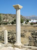 Kruis op een Griekse pilaar